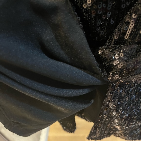 1.STATE Rich Black Sequined Mini Dress. Size 8 - Picture 6 of 7